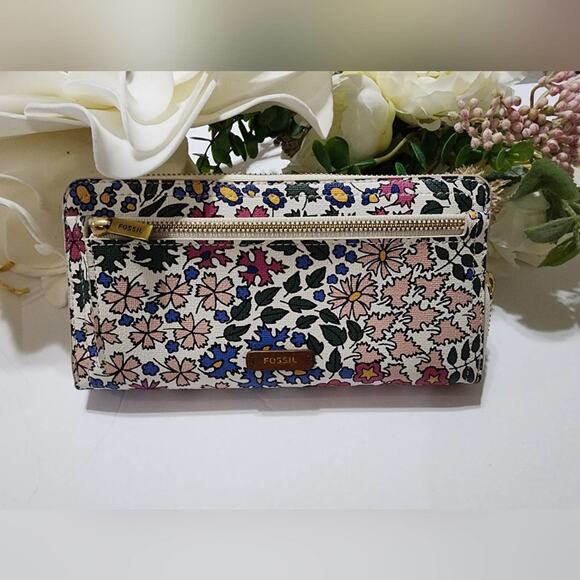 Fossil blue, yellow, & pink floral double zippered large‎ wallet - Picture 1 of 8